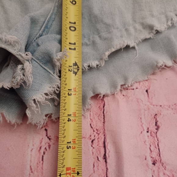 EUC Refuge Jean Shorts Size 14 - Picture 4 of 8